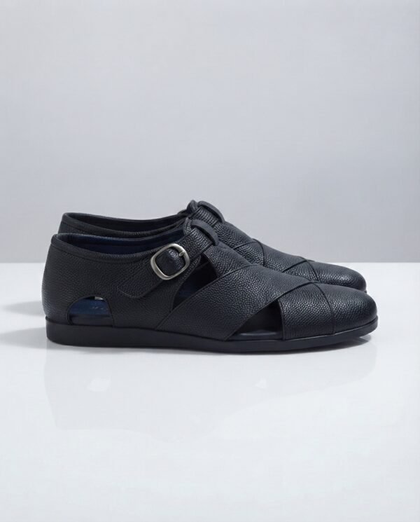 Closed-Toe Buckle